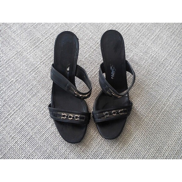 Salvatore Ferragamo Black Leather Slide Sandals Size 9.5 Kitten Heel Clear Strap - Picture 2 of 8